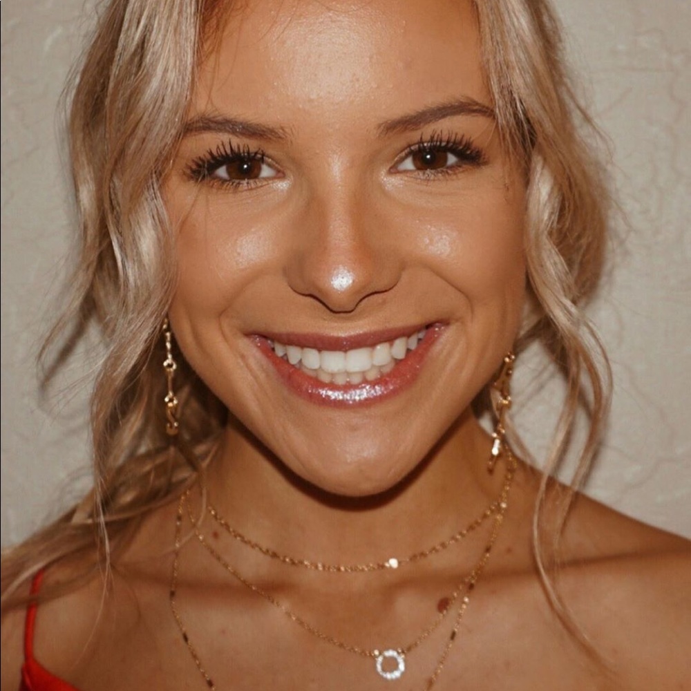 Meet your Posher, Natalie